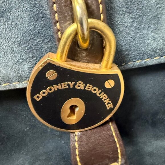 Brand: Dooney & Bourke • Material: Genuine lizard-embossed leather - Picture 3 of 5